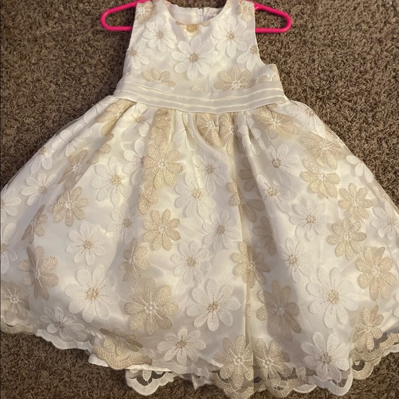 Formal  dress - Picture 1 of 1